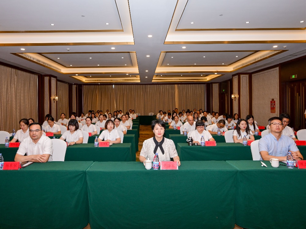 中国人寿漳州分公司召开2025年度运营服务暨消费者权益保护工作培训.jpg