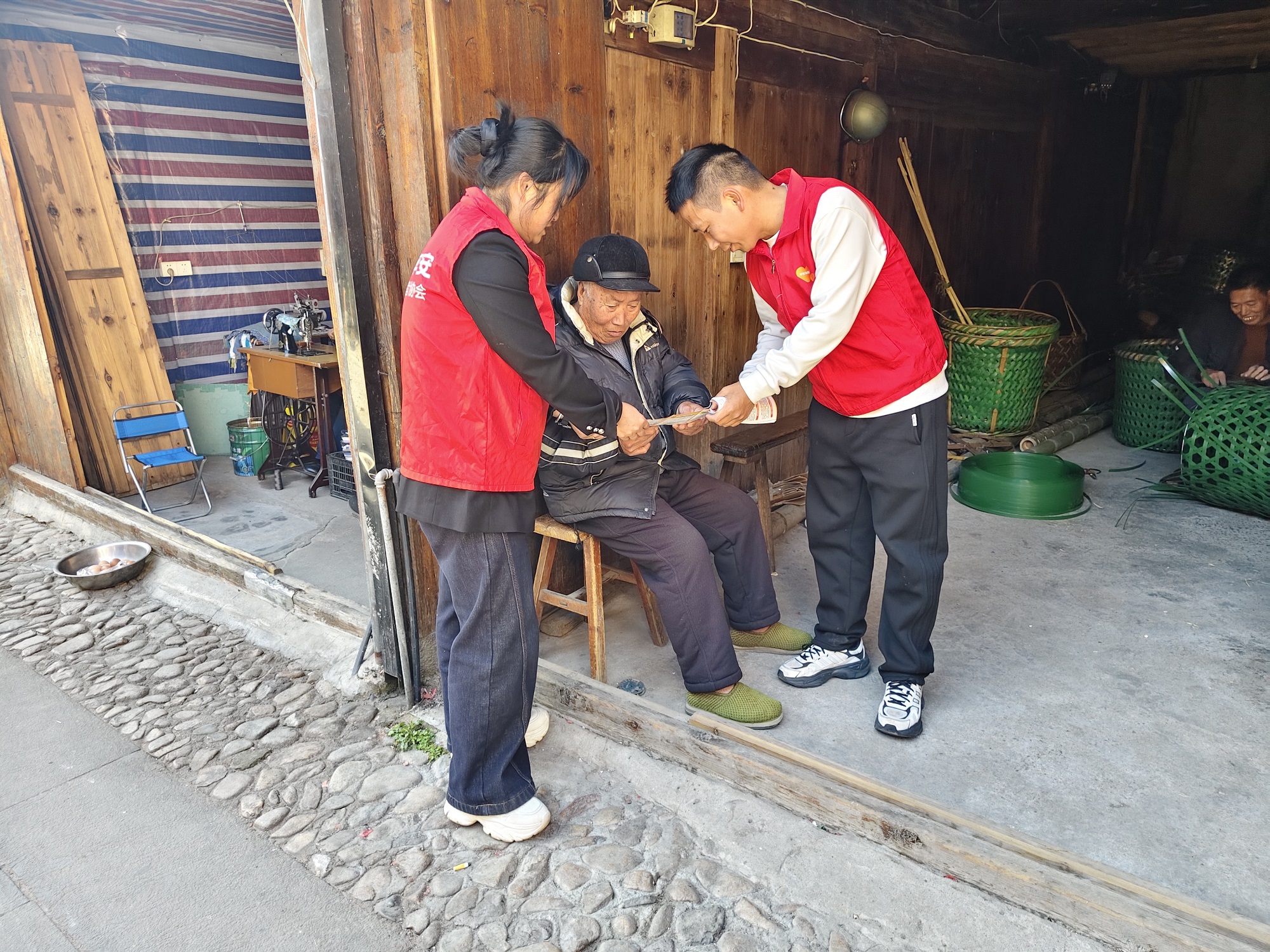 平安产险宁德中心支公司:多维度“五进”绘就金融消保“同心圆” 图5.jpg