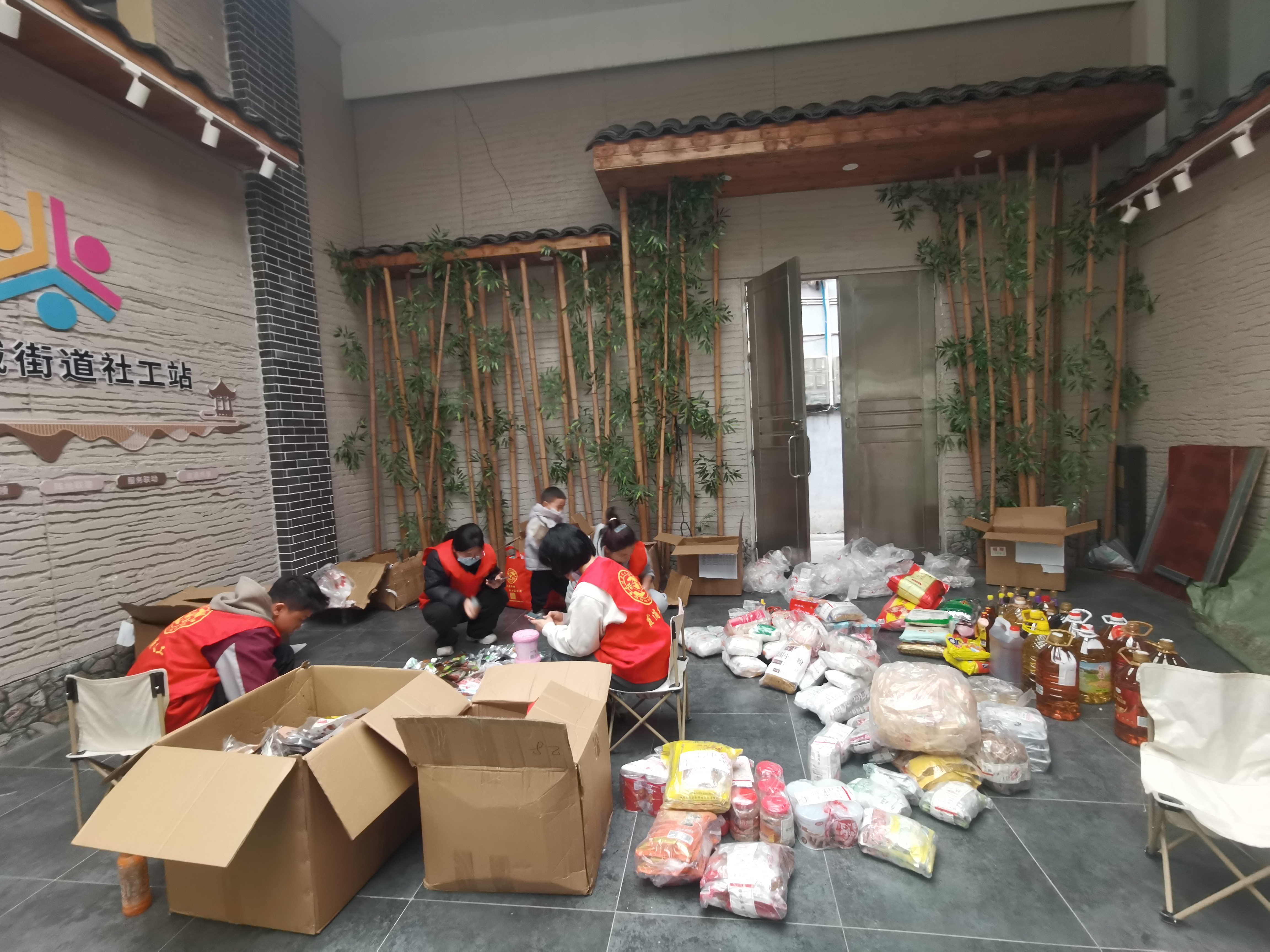 平安产险霞浦支公司：做志愿“点”范先锋 助物资善举流通1.png