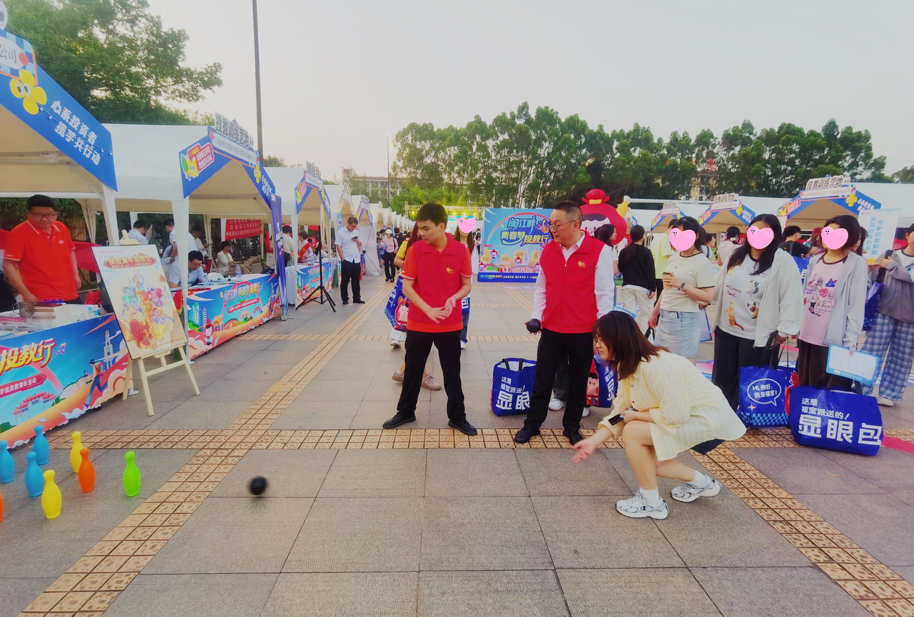 平安产险福建分公司：闽江畔守护青春梦 校园里普法公益行3.png