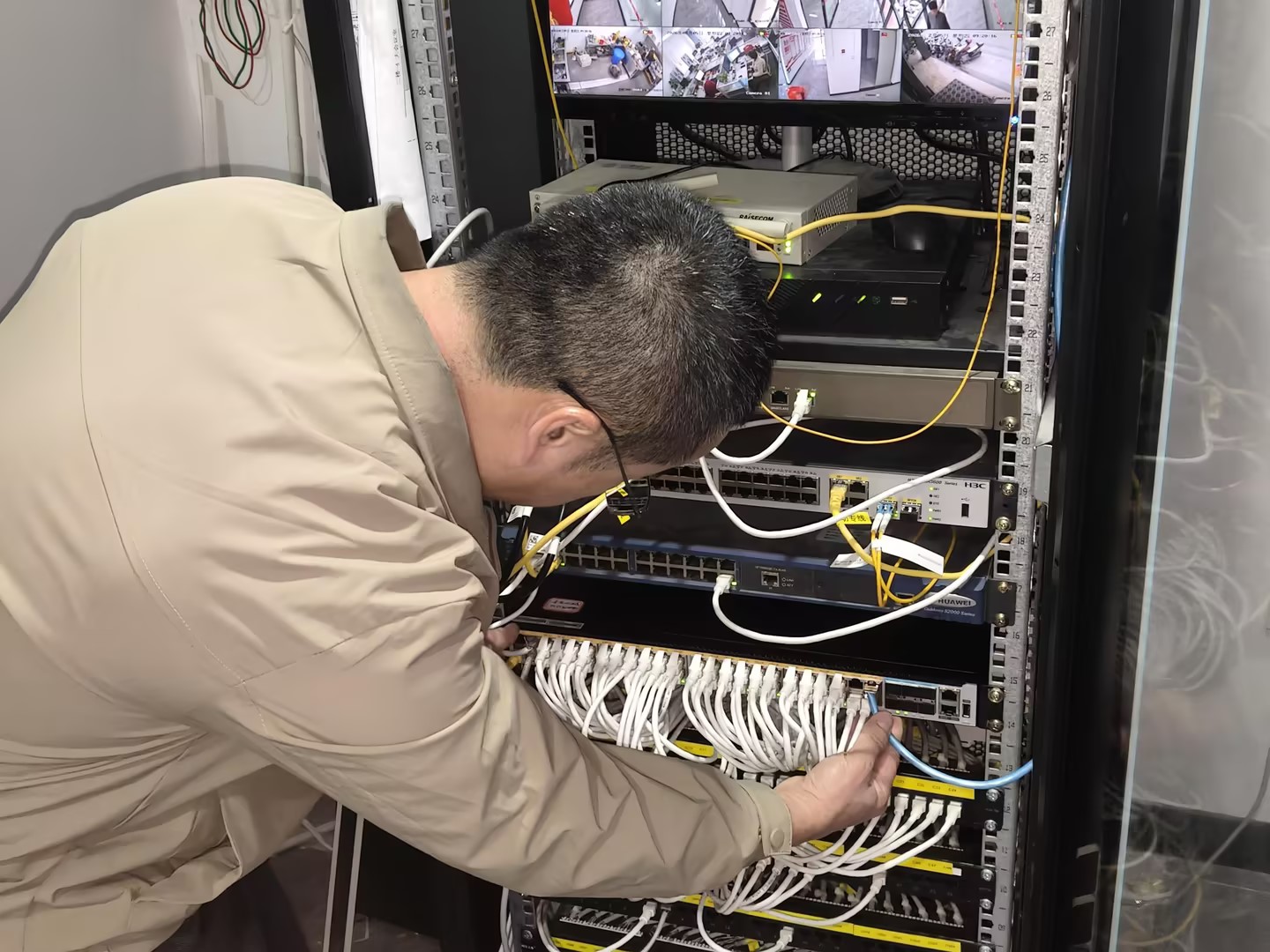 2025.2.5泉州：圆满部署信创交换机 全面筑牢网络安全屏障1.jpg