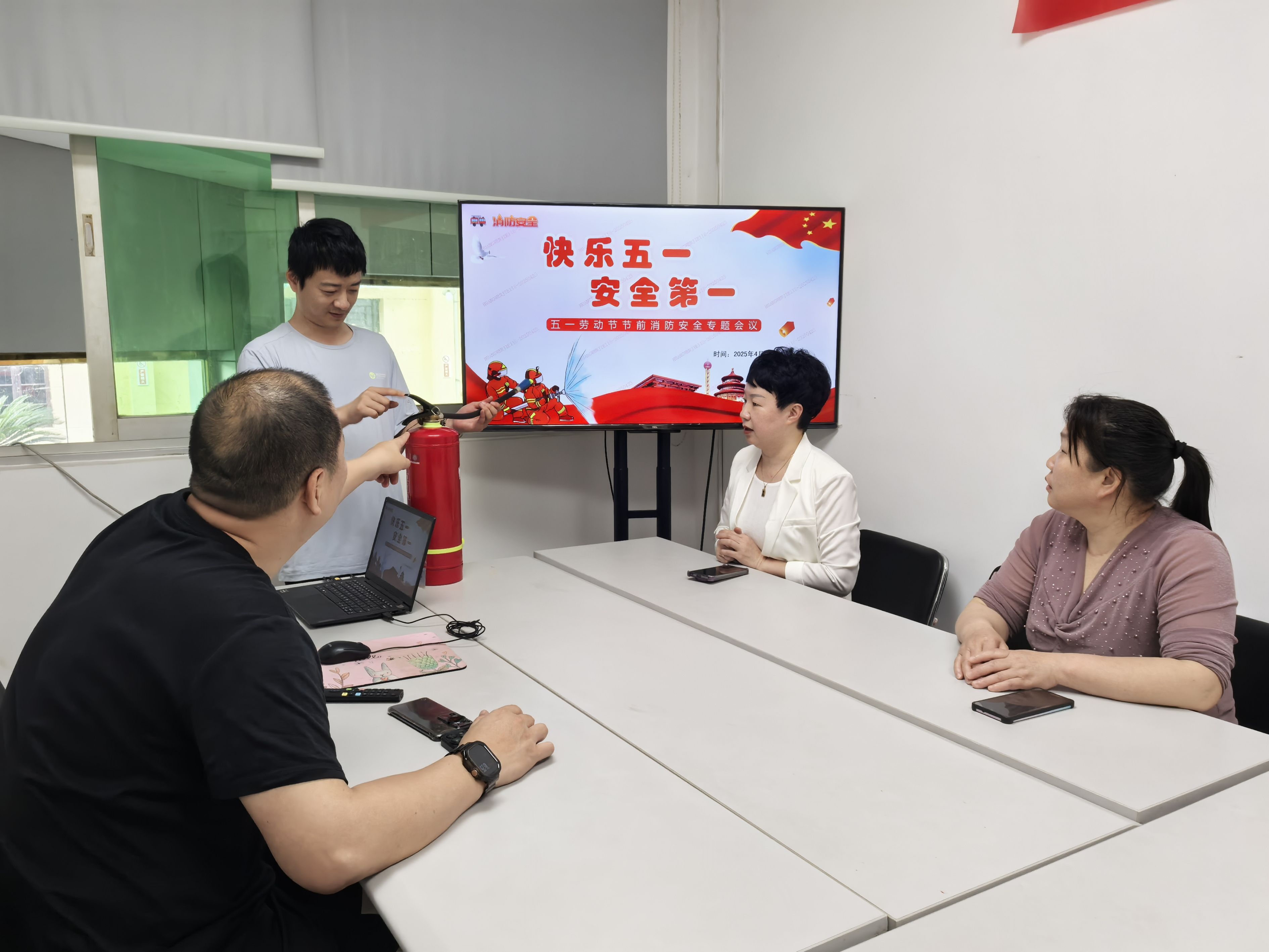 平安产险宁德中心支公司：关注消防安全 欢度平安五一1.jpg