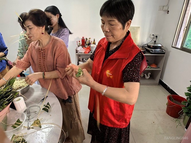 平安产险南平中心支公司：粽叶飘香 情暖社区1.jpg